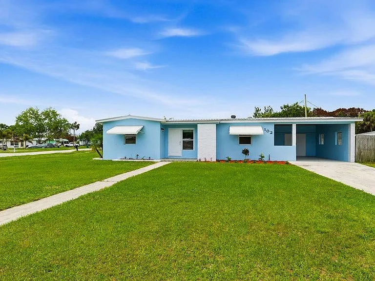 102 SE El Sito Ct — Photo 3