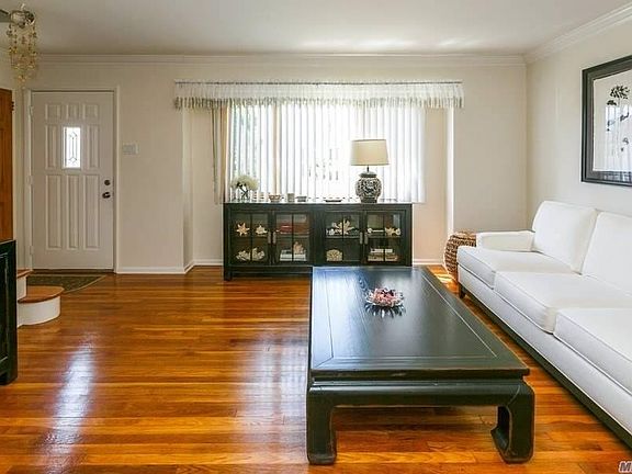 3rd image of 256 Crown Ave