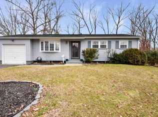21 Princeton Dr, Jackson, NJ 08527