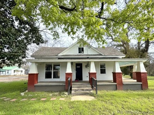 1020 N Vinita Ave, Tahlequah, OK 74464