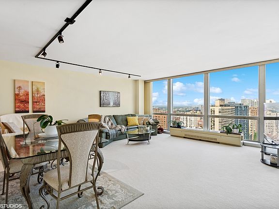 4th image of 340 W Diversey Pkwy APT 2318