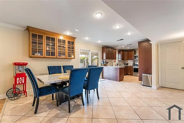 2419 Vegas Valley Dr — Photo 6