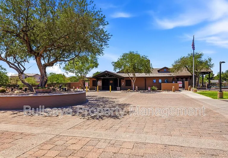 21069 N Jocelyn Ln — Photo 33