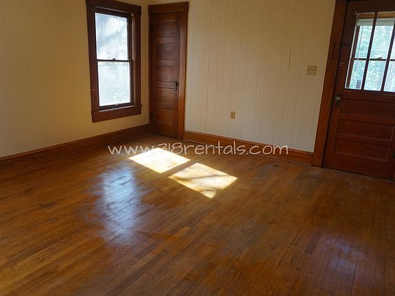 3rd image of 654 1/2 Columbia St