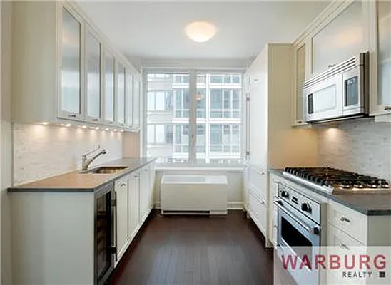 Rented by Warburg | media 25