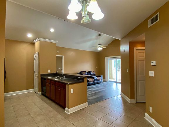 2nd image of 3428 Town Creek Cir