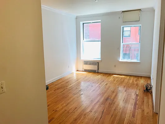 Rented by Roberto Guilbet, LREB | media 22