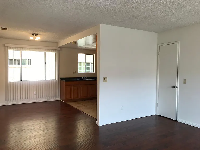 1410 Stevens Ave #2 — Photo 8