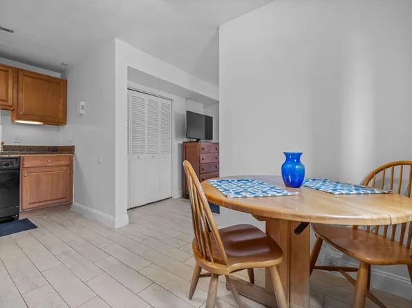 48 Great Rd APT 13, Acton, MA 01720