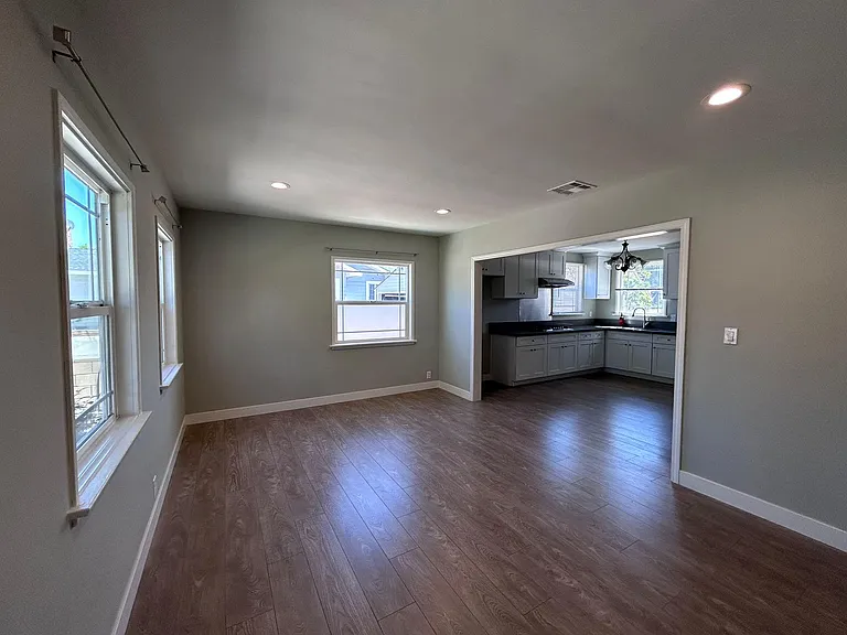 5452 Loma Ave #A — Photo 2