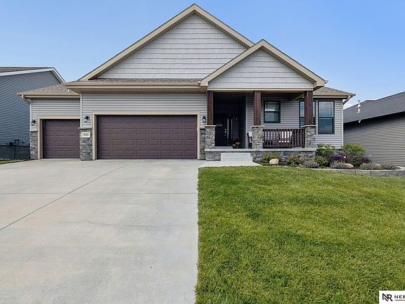 2nd image of 940 Kooser Dr