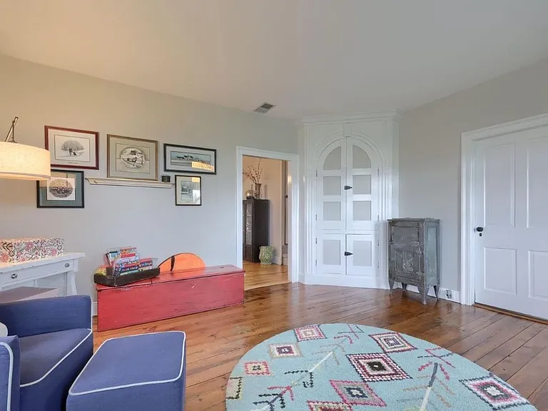 2047 Jarvis Rd — Photo 26