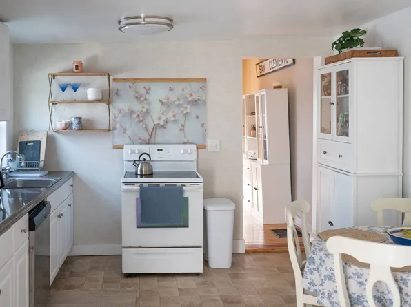 8 Chapel St, Concord, NH 03301