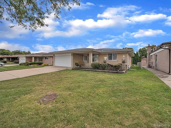 4th image of 13592 Ascot Dr