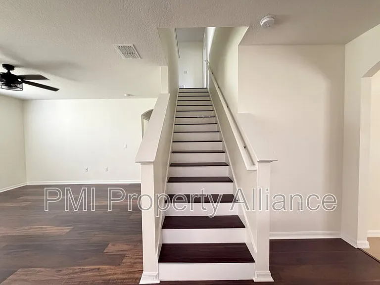 131 Bella Dr — Photo 9