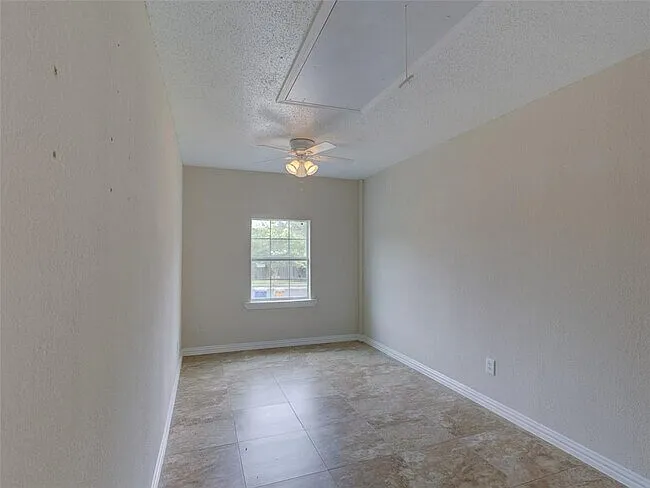4 bed, 1400 sqft, $1,000 — Photo 4