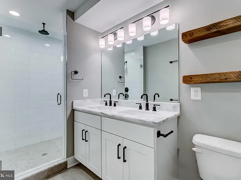 715 S Conkling St — Photo 23