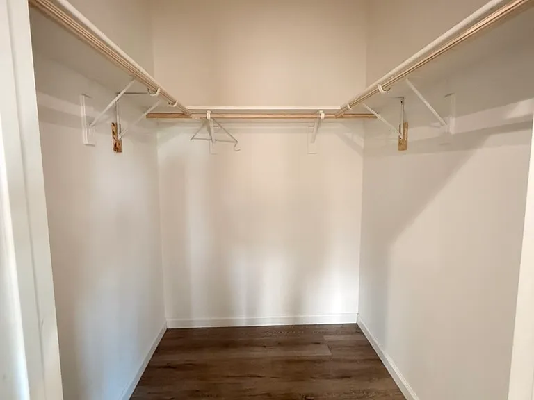 2114 Beachwood Dr — Photo 12