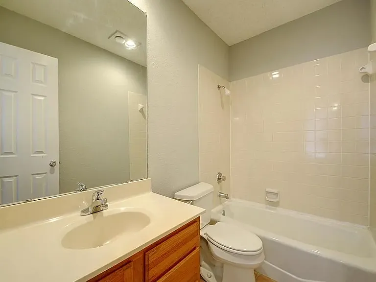 2409 Leon St #207 — Photo 17