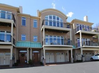 1402 Riverside Dr, Cincinnati, OH 45202