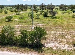 6 Zack Ln, Smithville, TX 78957