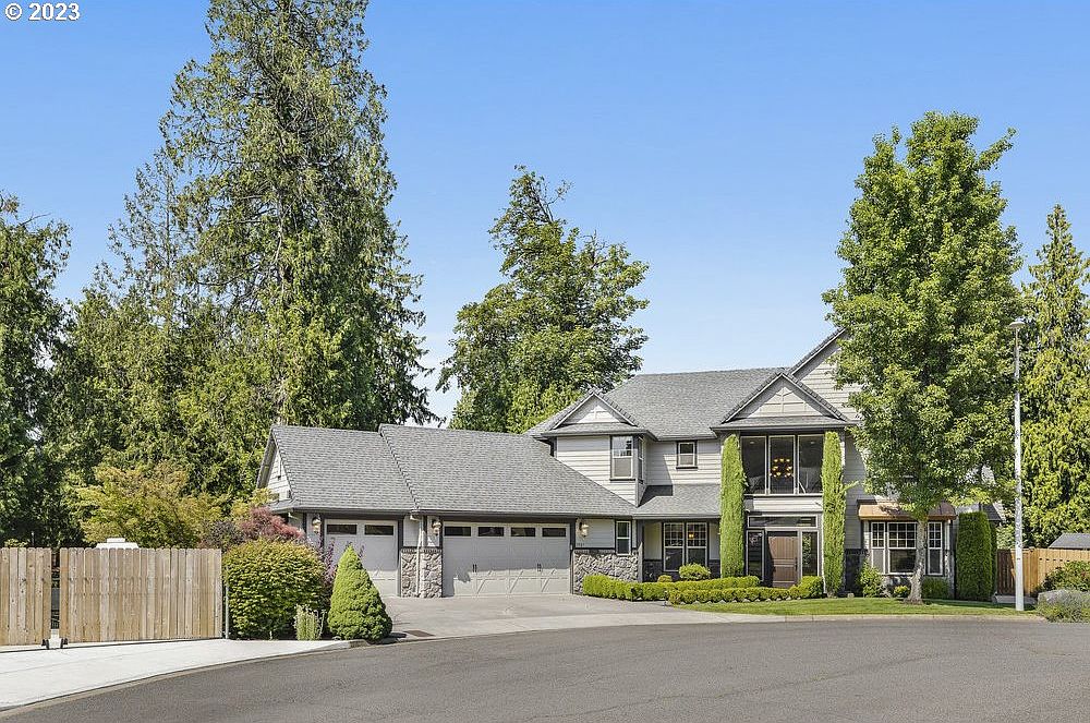 km★ 5987 SE Robhil Dr, Milwaukie, OR 97222 | Zillow