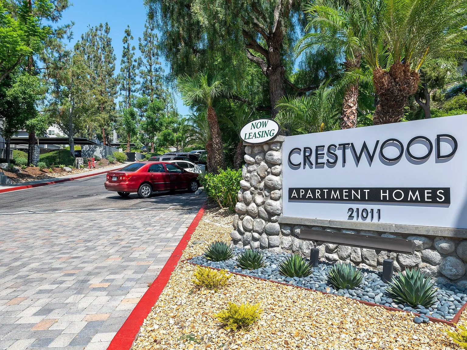 Crestwood Apartment Homes — Photo 3