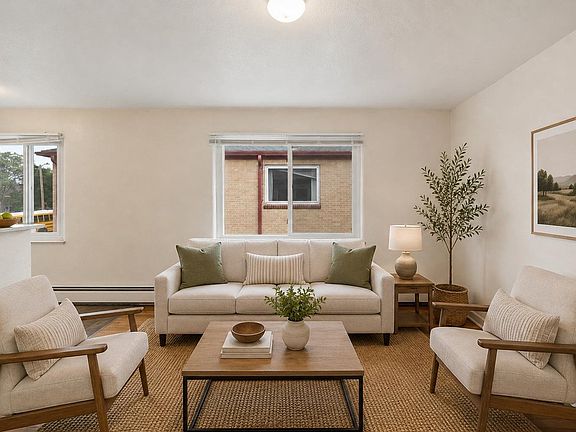 3rd image of 961 16th St #5