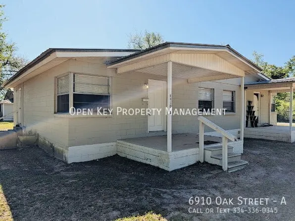 6910 Oak St #A, Grand Ridge, FL 32442