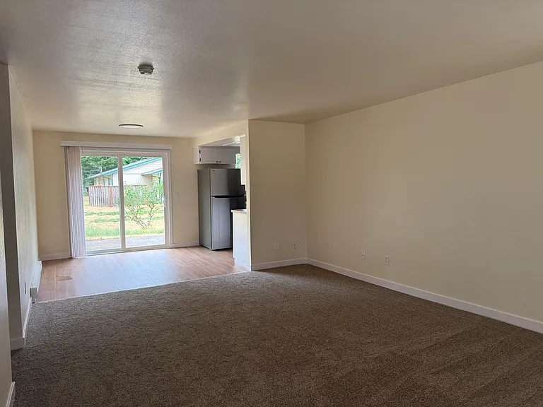 1610 Susan Ct SE #A — Photo 4