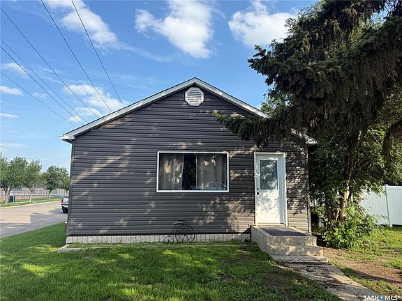 5th image of 119 7th AVENUE E