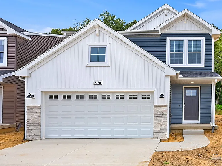 8130 Crestbrook Ct — Photo 2