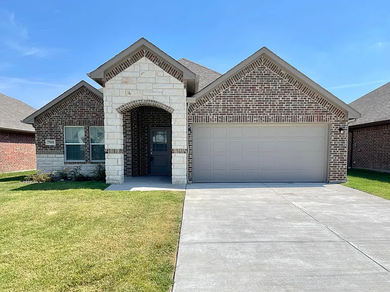 705 Tippit Ln — Photo 1