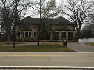 150 Wagner Rd, Northfield, IL 60093