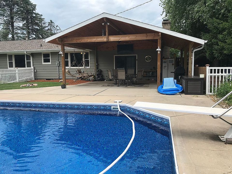 2nd image of 2228 E Easy St