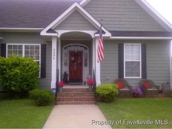 Available NOW, Will go Quickly! Spacious Property in Jack Britt School District! — Photo 2