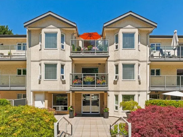 15255 18th Ave #303, Surrey, BC V4A 1W9