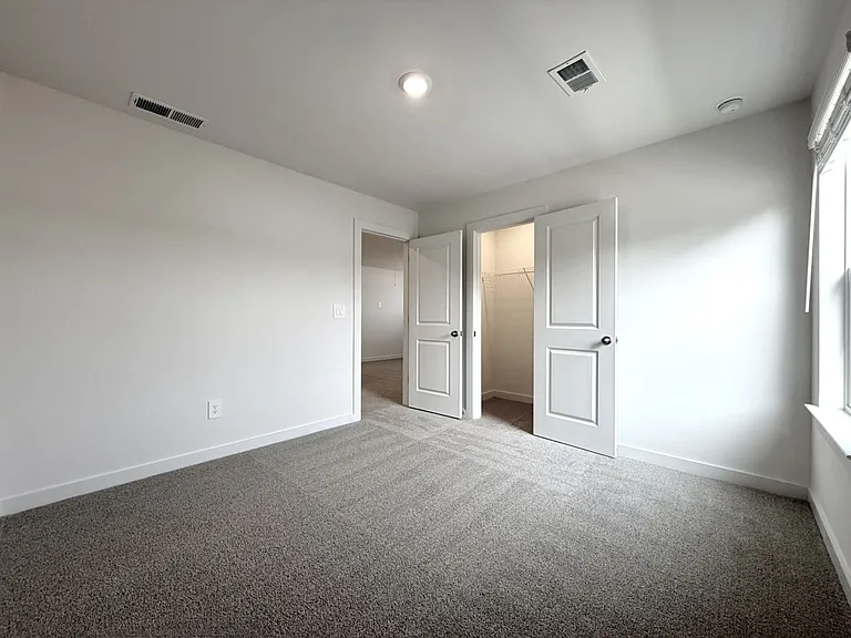 2372 Woodmeadow Dr — Photo 28
