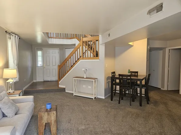 904 Carlisle Ave, Westmont, IL 60559