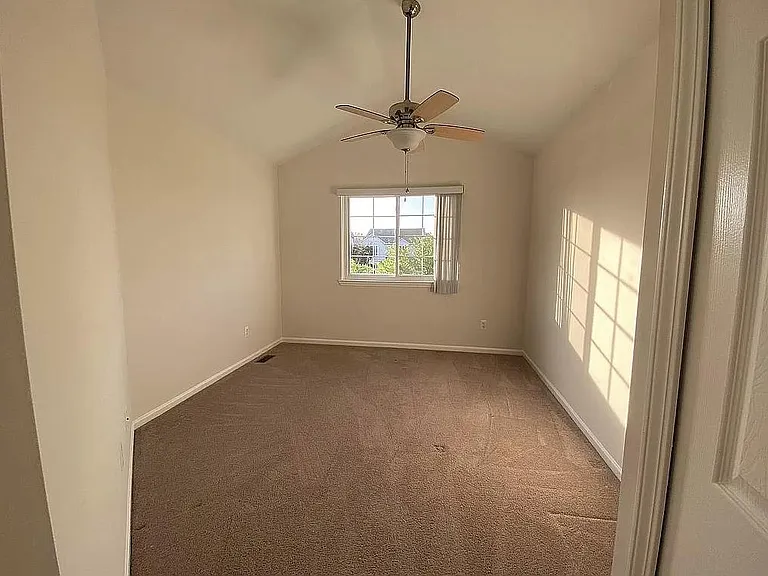 3047 Green Valley Dr — Photo 13