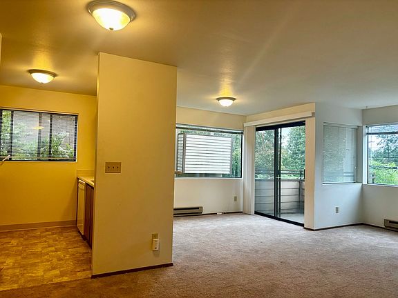 3rd image of 17120 15th Ave NE #N-201