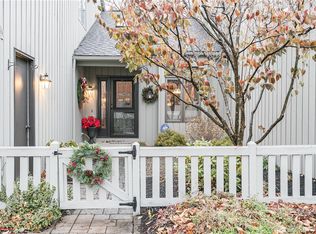 8 Hill Creek Rd, Rochester, NY 14625