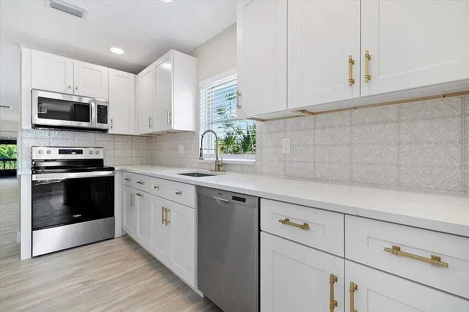 2 bed, 2.0 bath, 1205 sqft, $4,000 — Photo 4