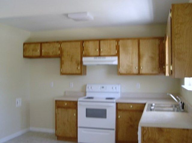 2nd image of 1620 Lee St SE