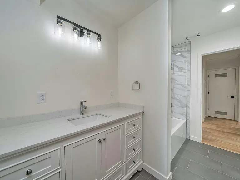 6292 Pine St — Photo 6