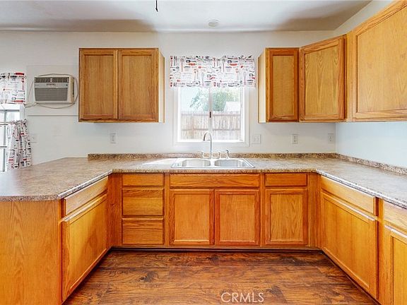 5th image of 237 E Colusa St