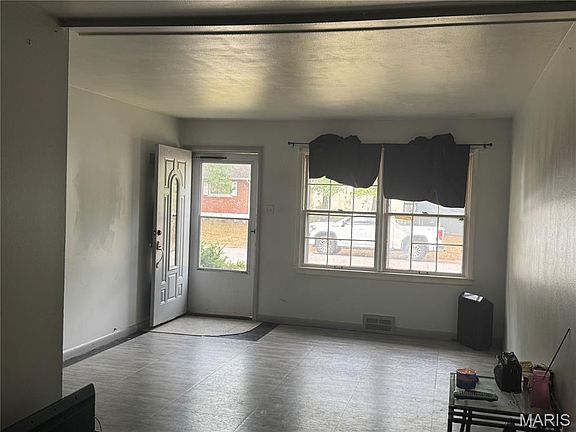 2nd image of 810 Teurville Dr