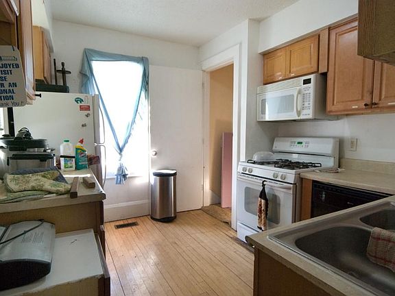 5th image of 3501 Knox Ave N