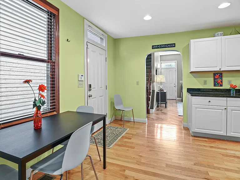 804 Main St — Photo 12
