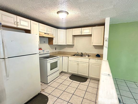 3rd image of 10405 N 11th St APT A
